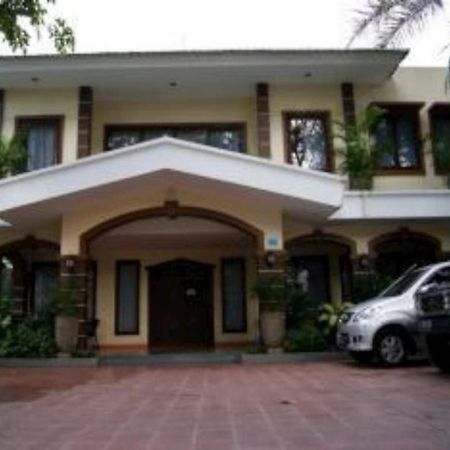 Grand Sumatera Hotel Surabaya Esterno foto