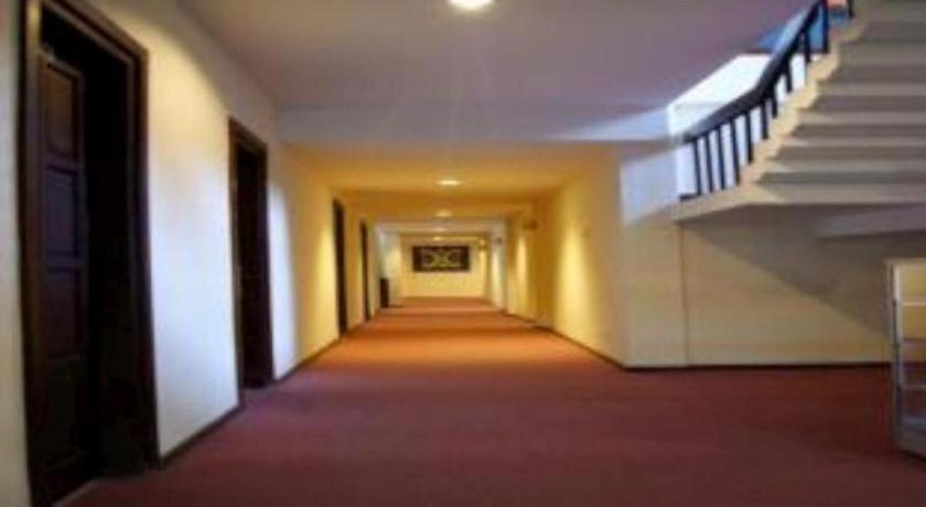 Grand Sumatera Hotel Surabaya Esterno foto