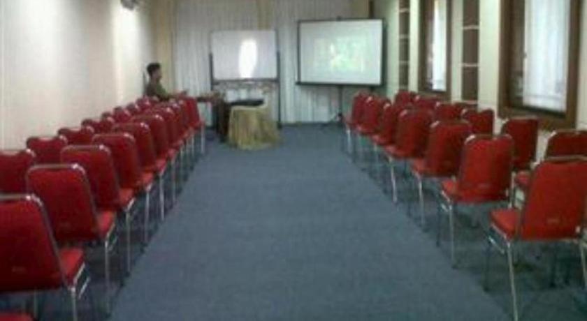 Grand Sumatera Hotel Surabaya Esterno foto