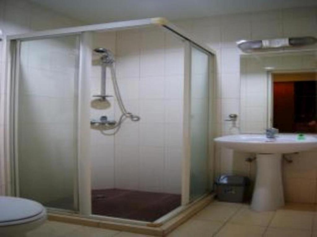 Grand Sumatera Hotel Surabaya Esterno foto