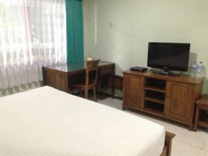 Grand Sumatera Hotel Surabaya Esterno foto