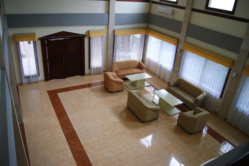 Grand Sumatera Hotel Surabaya Esterno foto