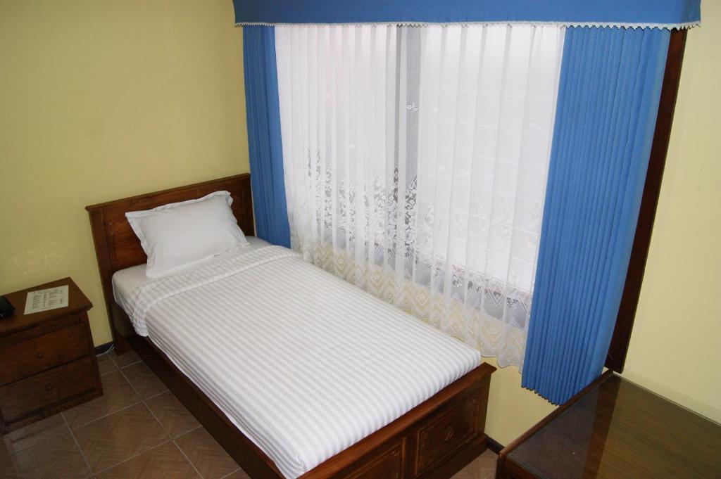 Grand Sumatera Hotel Surabaya Esterno foto